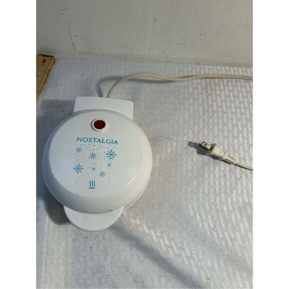 Nostalgia mini waffle maker Snow flake white - Picture 2 of 3